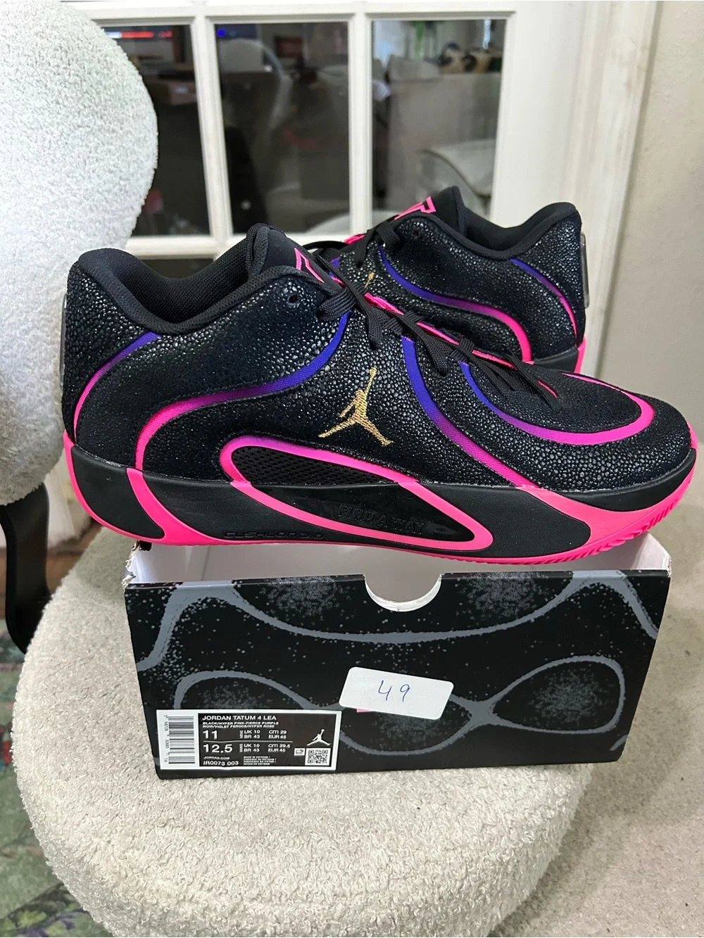 Jordan Men’s Basketball Shoes - Black & Hot Pink, Mens 11